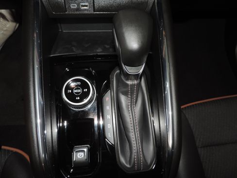 Used 2024 GMC Canyon AT4 image 40