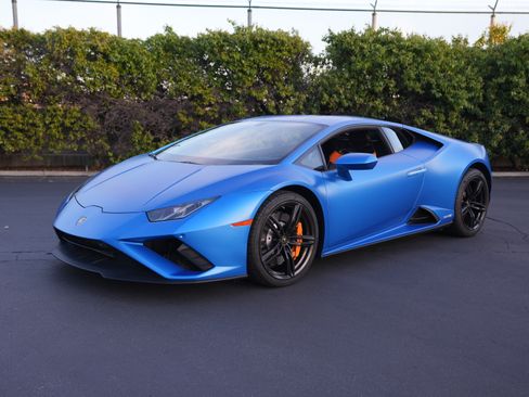 Used 2020 Lamborghini Huracan EVO image 1