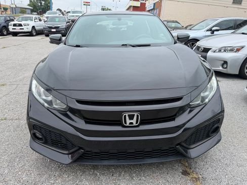 Used 2018 Honda Civic EX Hatchback image 3