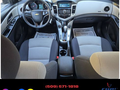 Used 2013 Chevrolet Cruze LS image 9