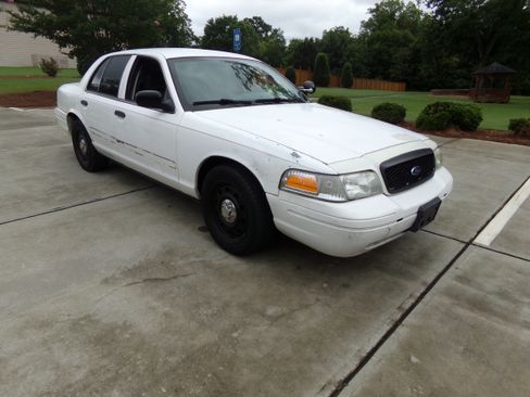 Used 2006 Ford Crown Victoria Police Interceptor RWD image 7