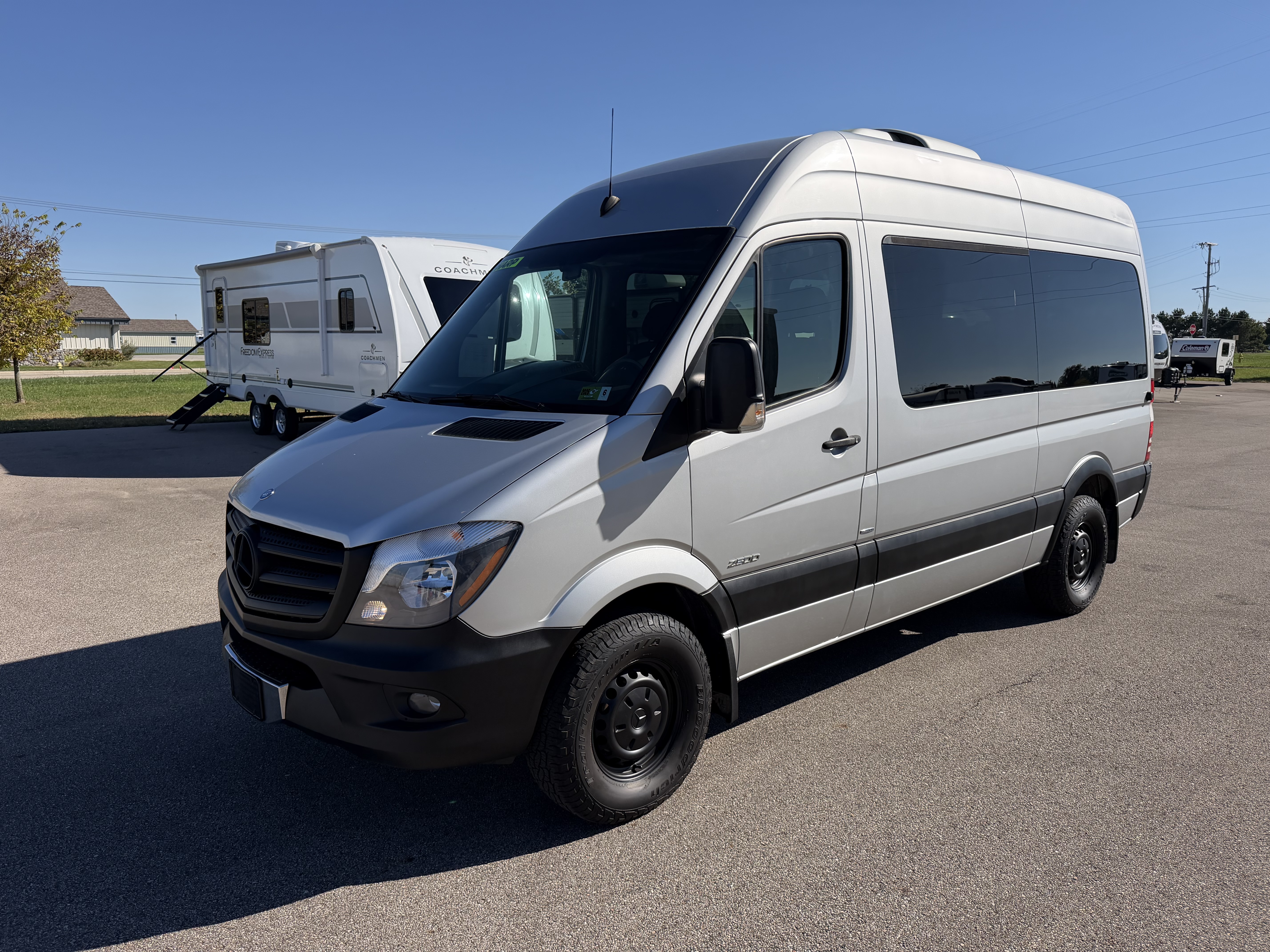Used 2014 Mercedes-Benz Sprinter 2500 144 Passenger image 6