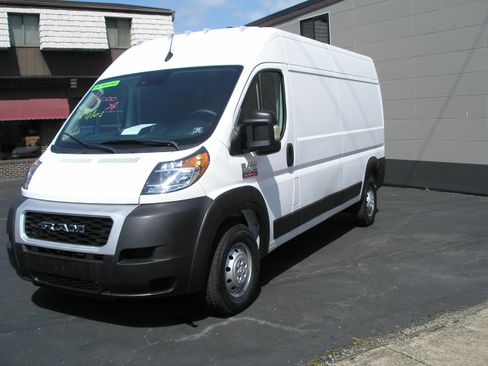 Used 2022 RAM ProMaster 2500 FWD image 1