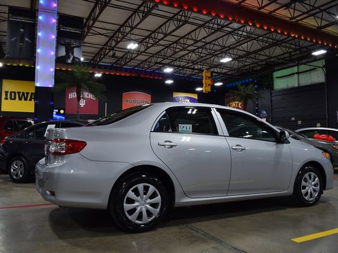 Used 2012 Toyota Corolla LE image 14