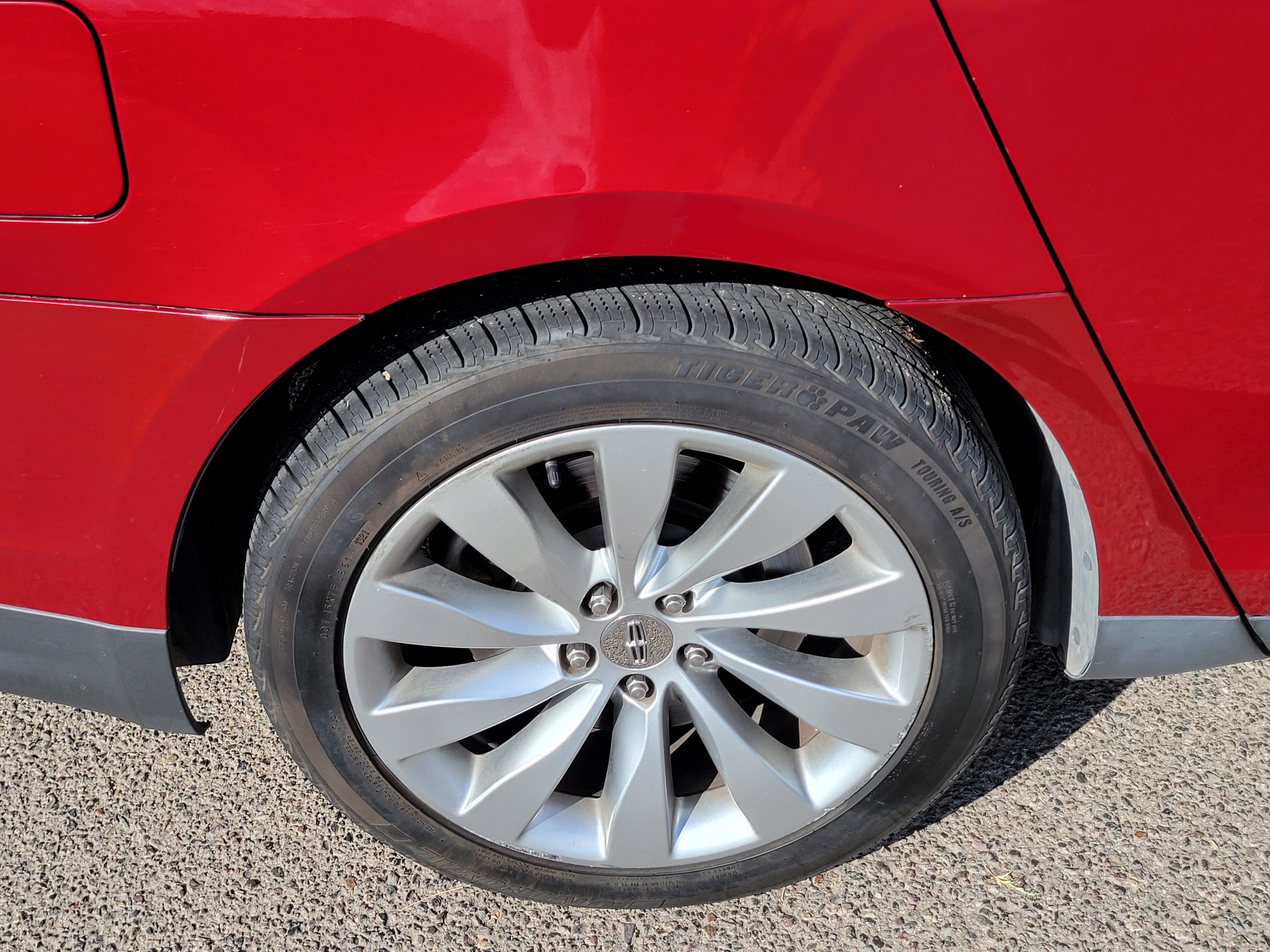 Used 2013 Lincoln MKS w/ Ultimate Package FWD image 8