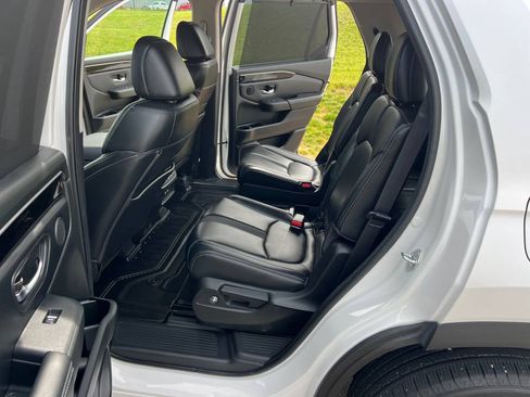 Used 2023 Honda Pilot EX-L image 17