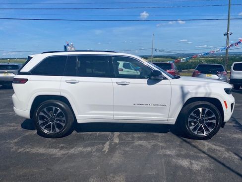 Used 2022 Jeep Grand Cherokee 4WD Overland image 5