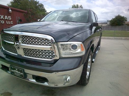 Used 2014 RAM 1500 Laramie AWD/4WD image 23