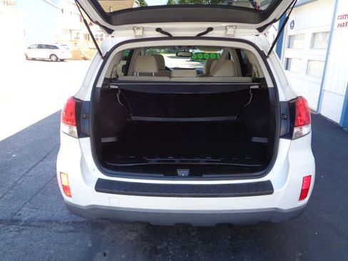 Used 2013 Subaru Outback 2.5i Premium image 9