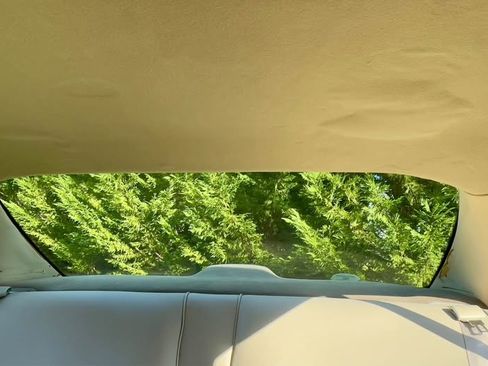 Used 1999 Oldsmobile 88 50th Anniversary image 16