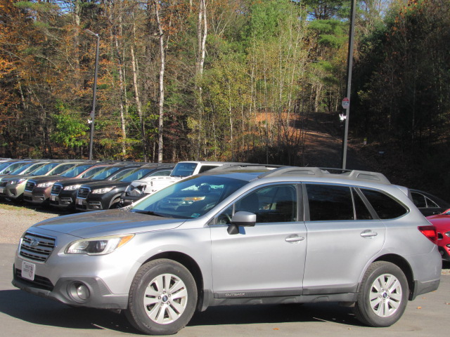 Used 2015 Subaru Outback 2.5i Premium AWD/4WD image 3