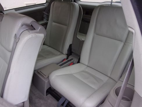 Used 2004 Volvo XC90 2.5T image 10