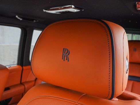 Used 2022 Rolls-Royce Cullinan Black Badge image 29