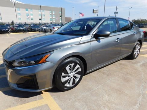 Used 2023 Nissan Altima 2.5 S FWD image 4