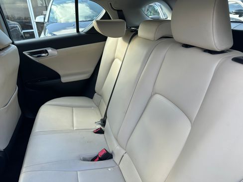 Used 2012 Lexus CT 200h Premium image 11