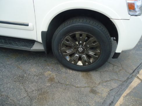 Used 2015 Nissan Armada 4WD w/ Platinum Reserve Pkg image 2