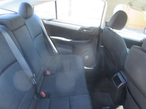 Used 2017 Subaru Legacy 2.5i Premium image 9