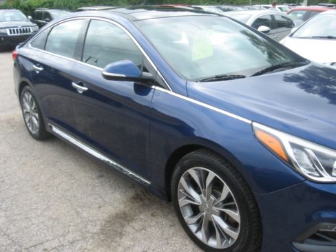 Used 2015 Hyundai Sonata Sport Sedan 4D FWD image 3