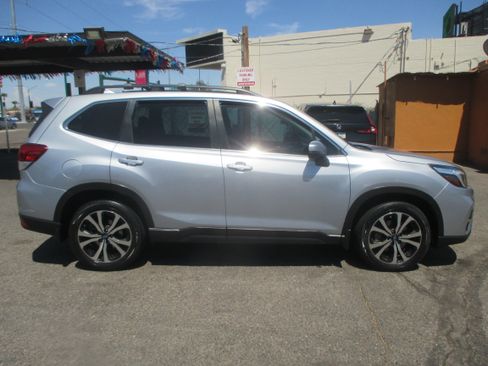 Used 2021 Subaru Forester Limited AWD/4WD image 2