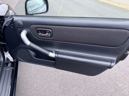 Used 2000 Toyota MR2 Spyder image 15