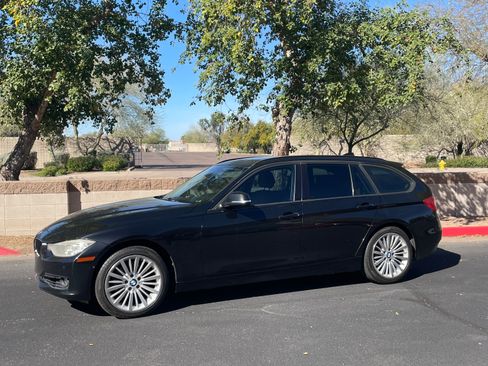 Used 2014 BMW 328i xDrive image 3