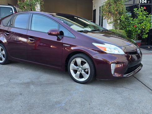 Used 2013 Toyota Prius Persona Series image 3