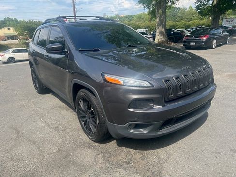 Used 2018 Jeep Cherokee FWD Limited image 7