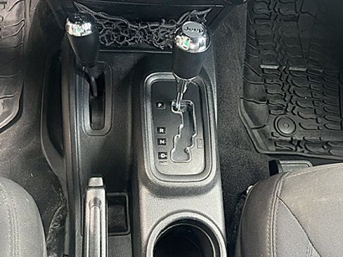 Used 2016 Jeep Wrangler 4WD Sport image 27