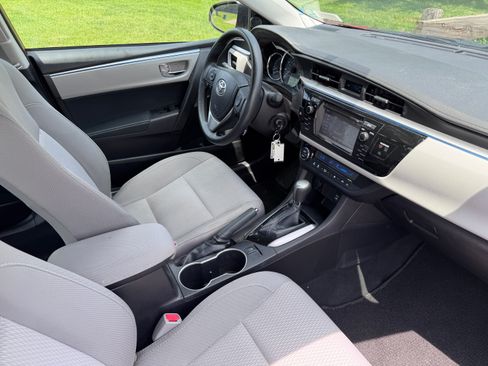 Used 2015 Toyota Corolla LE image 17