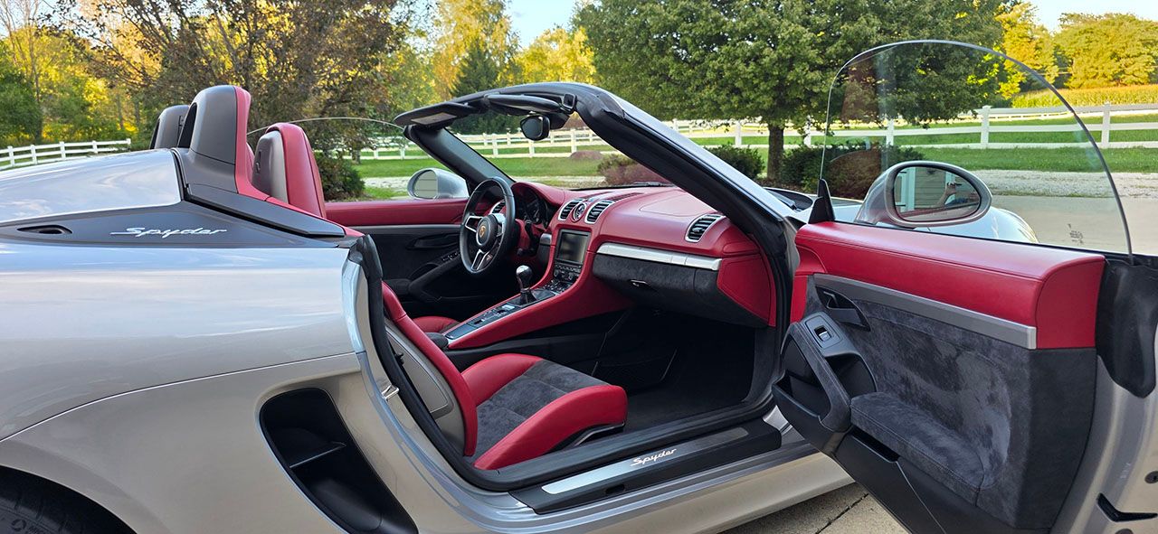 Used 2016 Porsche Boxster Spyder RWD image 50