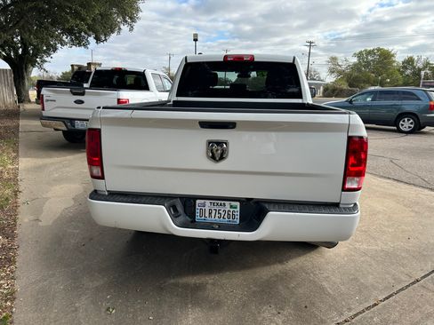 Used 2018 RAM 1500 Express image 2