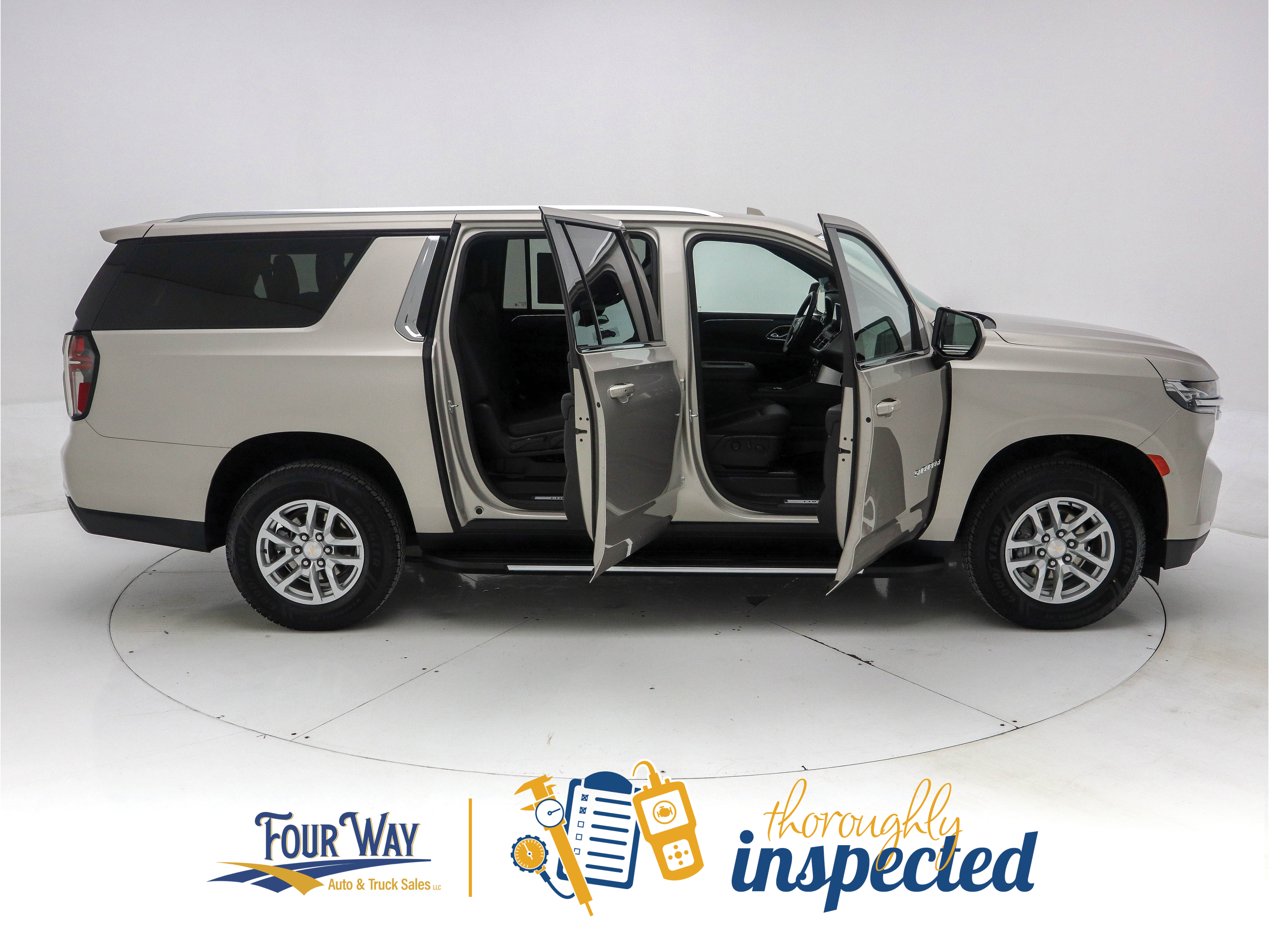 Used 2024 Chevrolet Suburban 4WD LT image 3