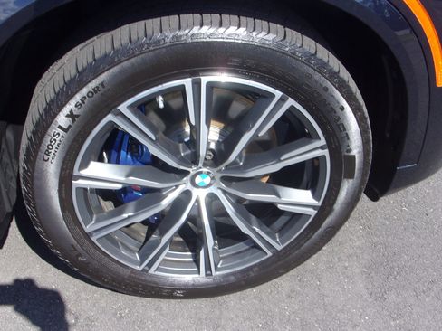 Used 2022 BMW X5 xDrive40i AWD/4WD image 37