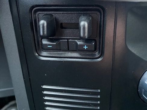 Used 2022 Ford F150 Lightning Lightning XLT image 11