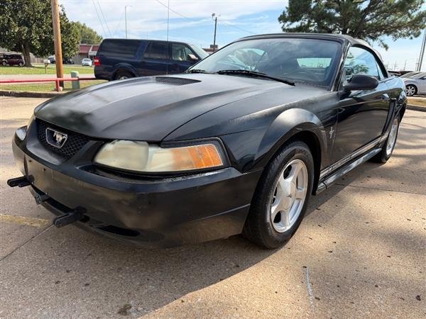 Used 2001 Ford Mustang Deluxe Convertible RWD image 1
