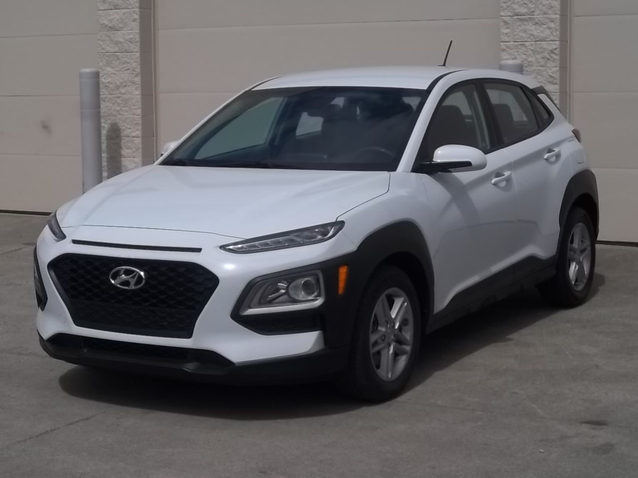 Used 2021 Hyundai Kona AWD SE image 1