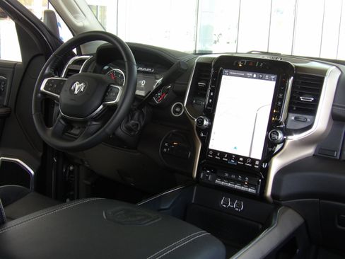 Used 2023 RAM 3500 Laramie image 30