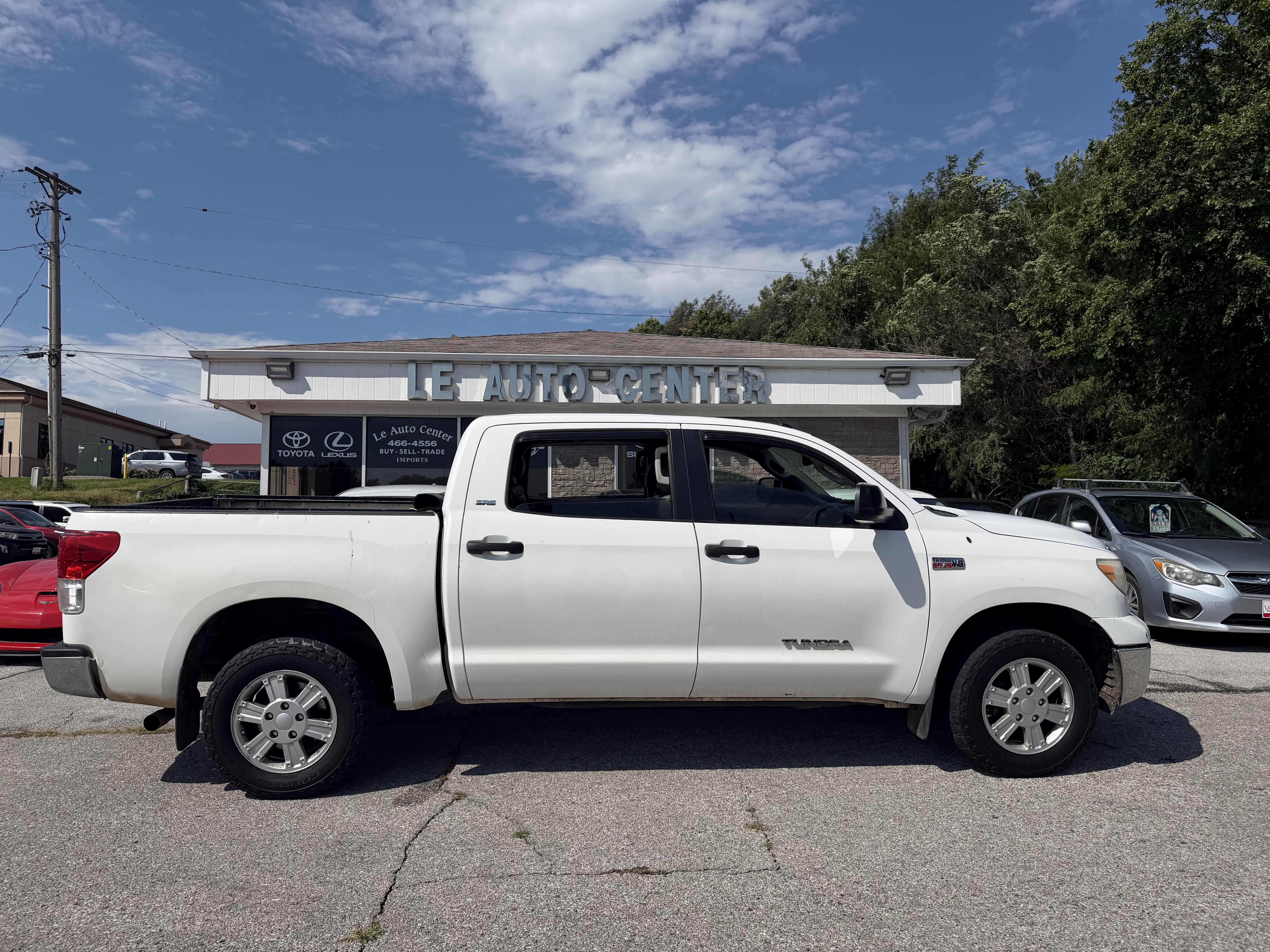 Used 2011 Toyota Tundra 4x4 CrewMax image 1