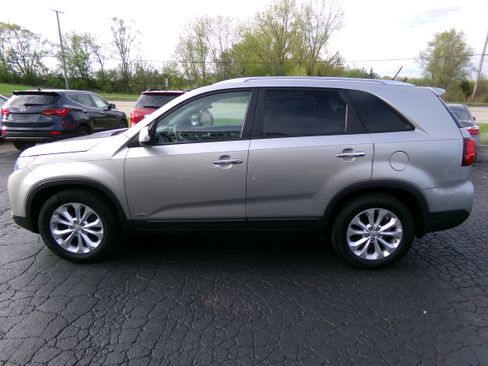Used 2014 Kia Sorento AWD EX V6 image 2