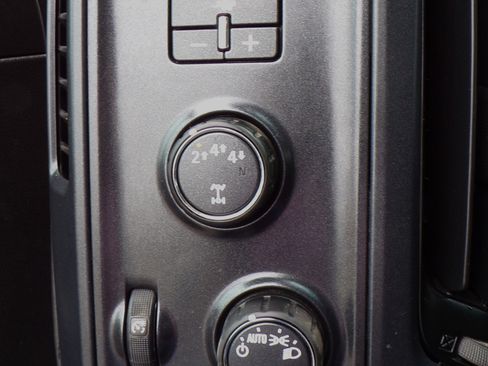 Used 2018 Chevrolet Silverado 2500 LT image 9