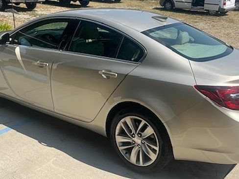 Used 2016 Buick Regal Leather image 10