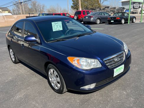 Used 2008 Hyundai Elantra image 3
