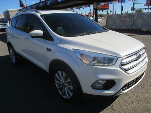 Used 2017 Ford Escape Titanium image 17