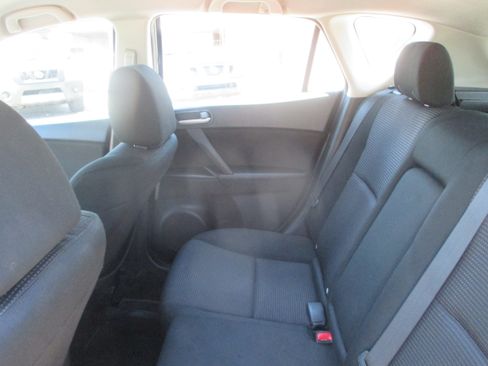 Used 2013 MAZDA MAZDA3 i Touring Hatchback FWD image 11