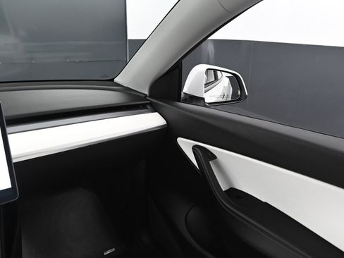 Used 2021 Tesla Model Y Performance image 21