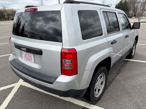Used 2014 Jeep Patriot Sport image 6