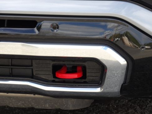 Used 2025 Chevrolet Suburban RST image 11