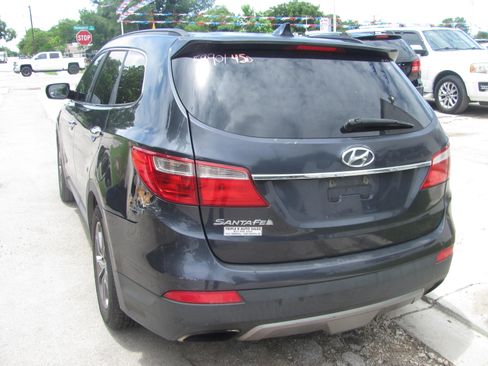 Used 2013 Hyundai Santa Fe FWD GLS image 3