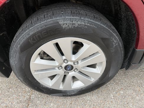 Used 2015 Subaru Outback 2.5i Premium AWD/4WD image 8