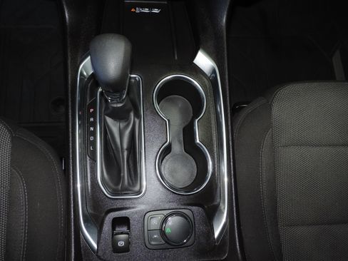 Used 2023 Chevrolet Traverse LT image 30